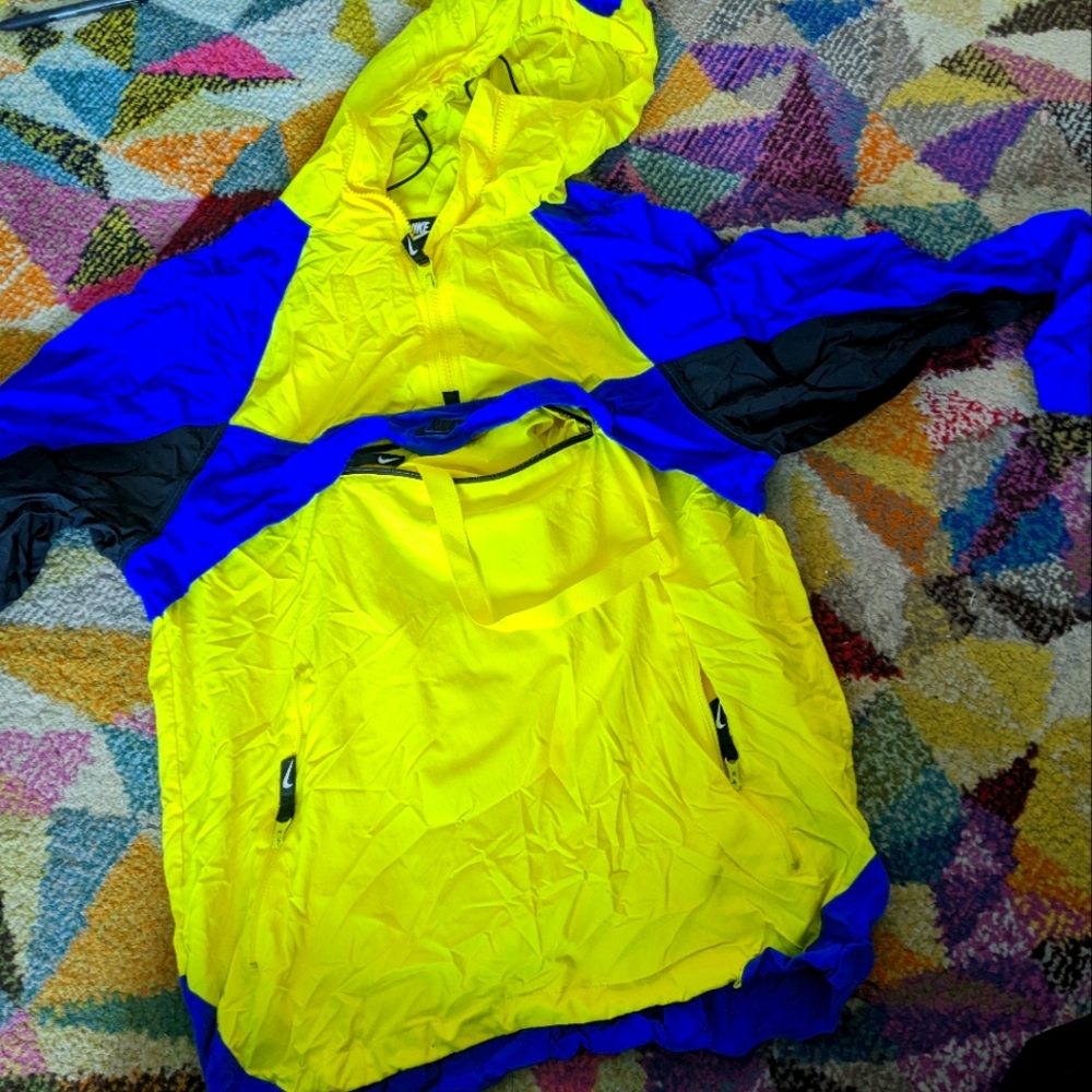 Nike Hooded Packable Jacket Retro